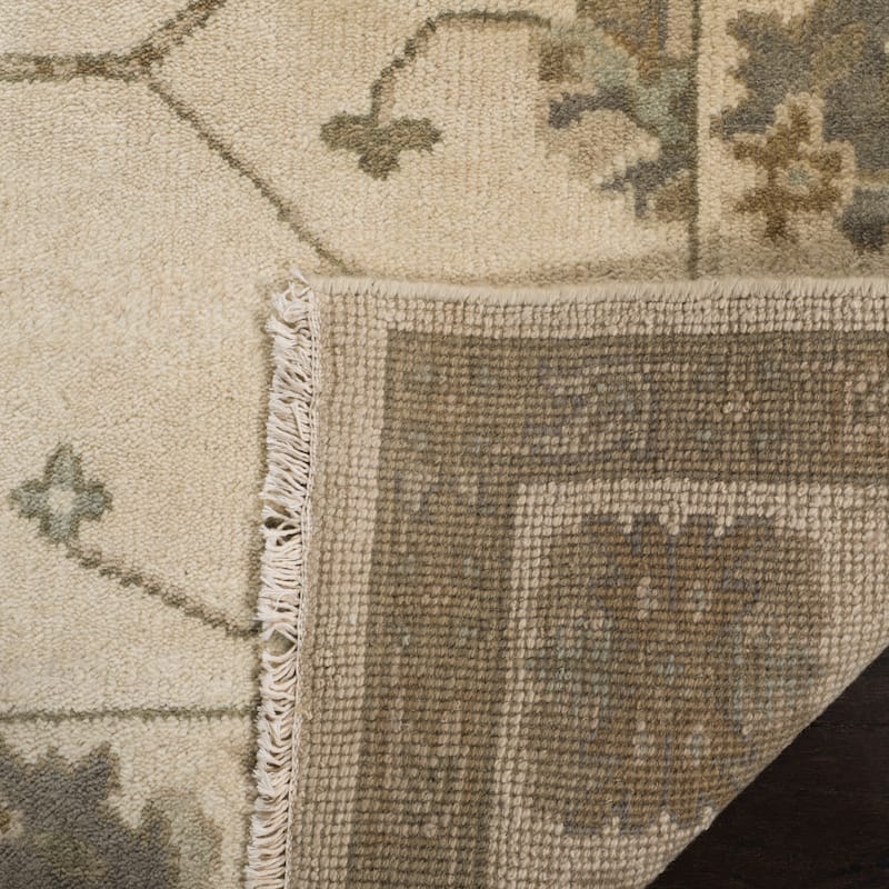 SAFAVIEH Couture Hand-knotted Oushak Niva Traditional Oriental Wool Rug