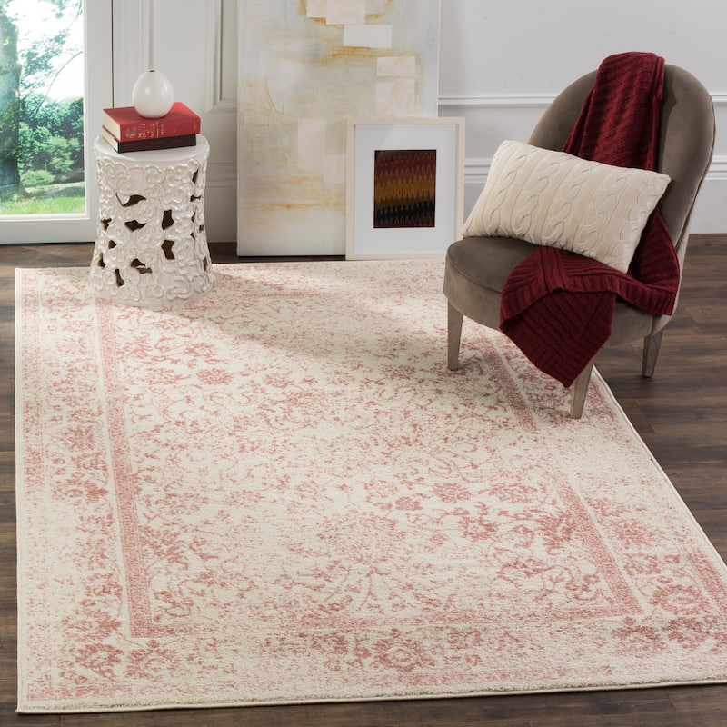 SAFAVIEH Adirondack Dakota Rustic Shabby Chic Distressed Rug - 4' x 6' - Ivory/Rose