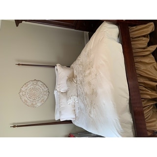 Shop Stratton Home Decor White Metal European Medallion ...