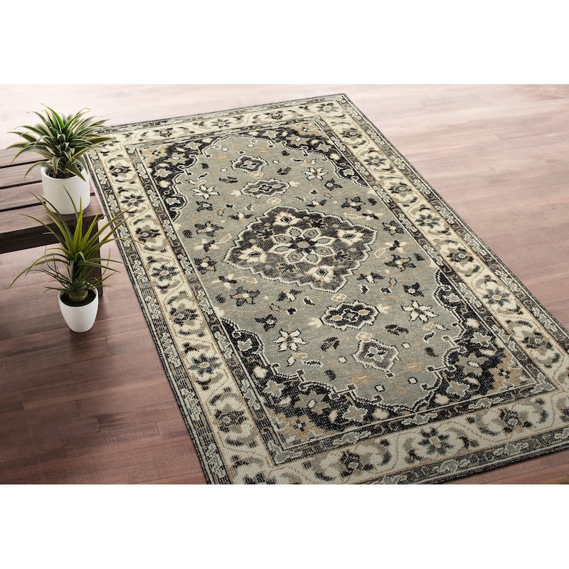 Herrera collection, HRA, Handmade, Kaleen, indoor-outdoor area rug - 5'6" x 8'6" - Grey