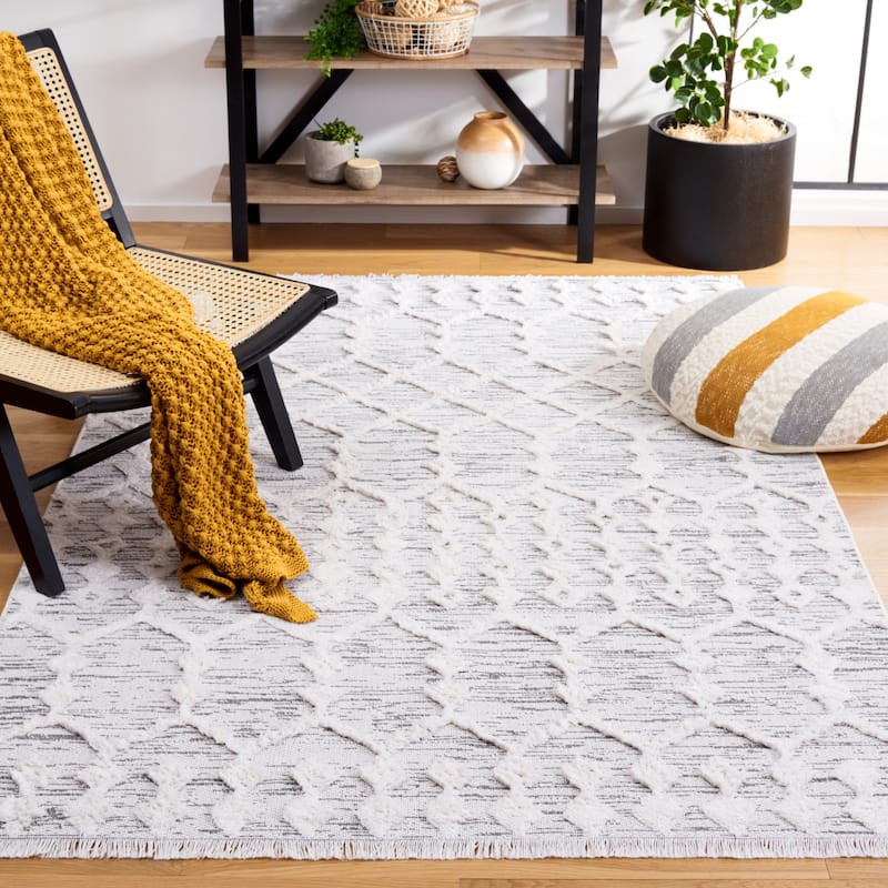 SAFAVIEH Augustine Deyana Rustic Moroccan Fringe Rug - 4' x 6' - Grey/Ivory