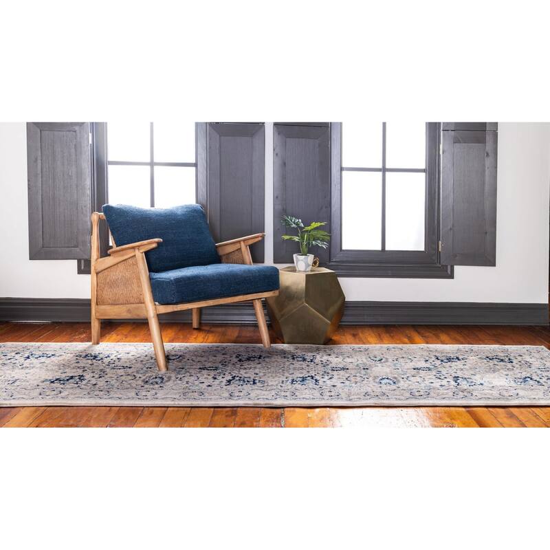 Traditional Hadeya Collection Area Rug