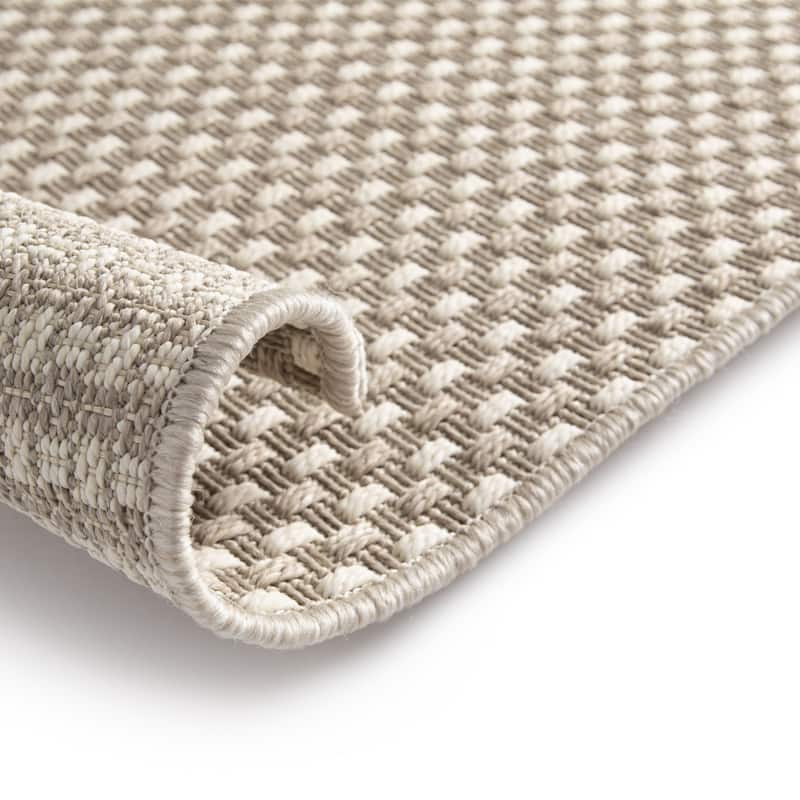 Eduarda Checkered Indoor/Outdoor Area Rug