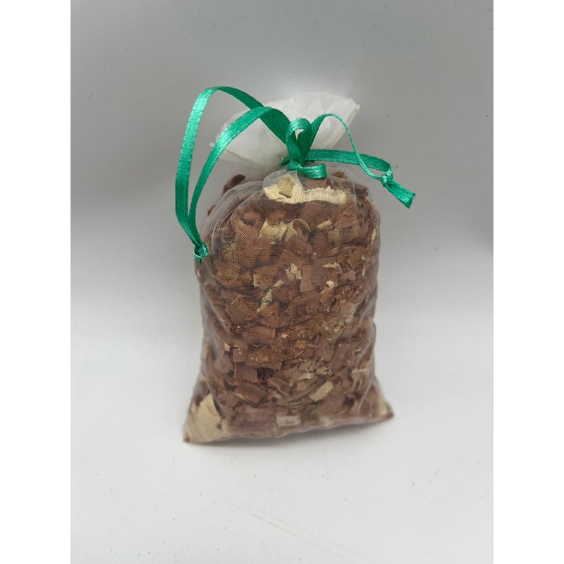 Aromatic Cedar Sachets by Silk Bag, 60 each