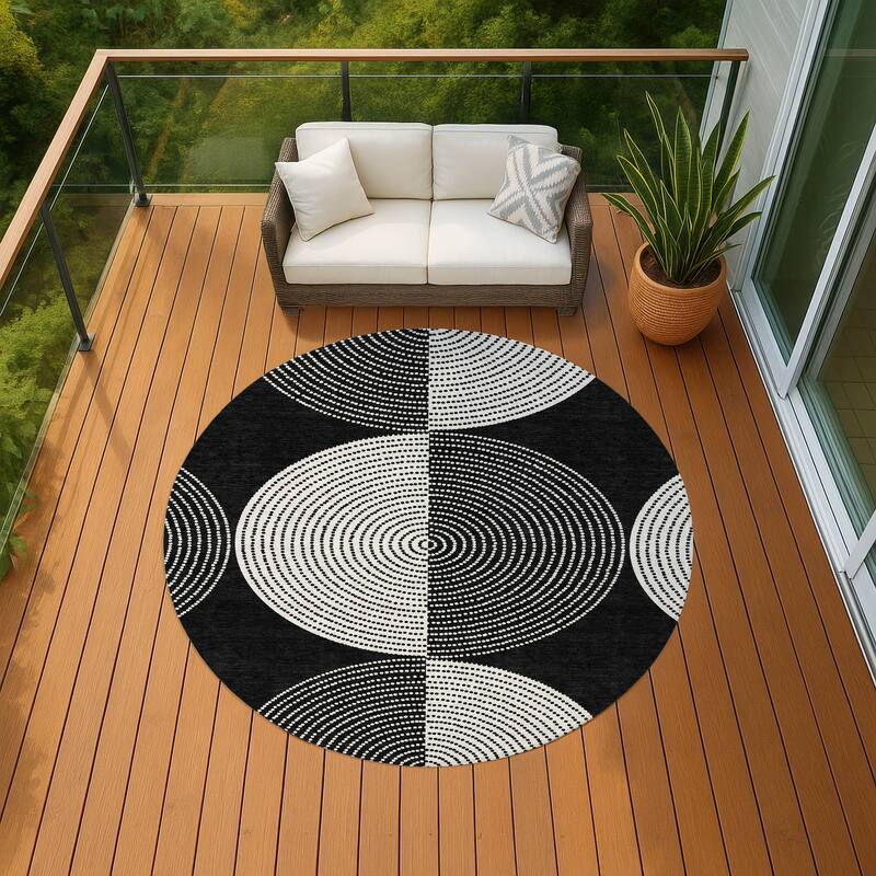 Machine Washable Indoor/ Outdoor Geo Circles Chantille Rug - Black - 8' x 8'