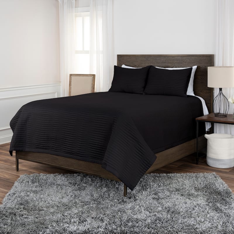 Blackberry Grove Parker Wave Pattern 3-Piece Quilt Set