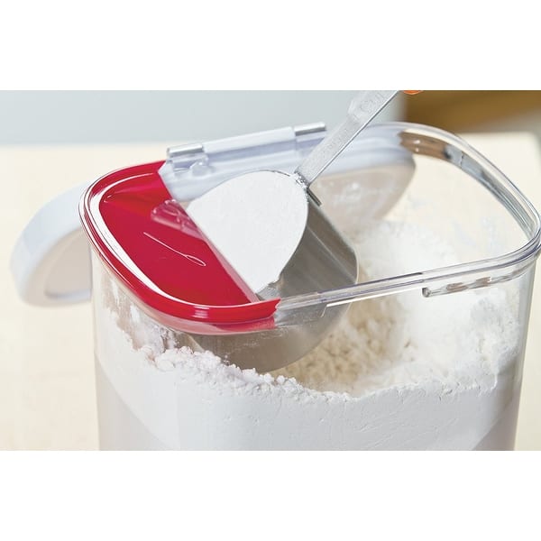 https://ak1.ostkcdn.com/images/products/is/images/direct/ebb3a85ee560bf253de5a522ad60f67667e277de/Prep-Solutions-by-Progressive-Flour-Keeper-with-Built-in-Leveler.jpg?impolicy=medium