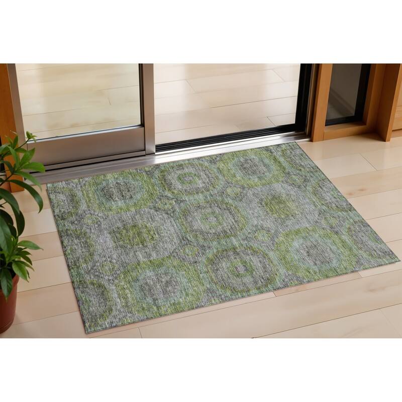 HomeRoots Geometric Transitional Rectangle Outdoor Rug - 3' x 5'
