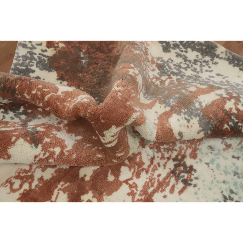 Hand-knotted Modern Silk Beige Abstract Oriental Area Rug - 7' 2'' X 5' 4''