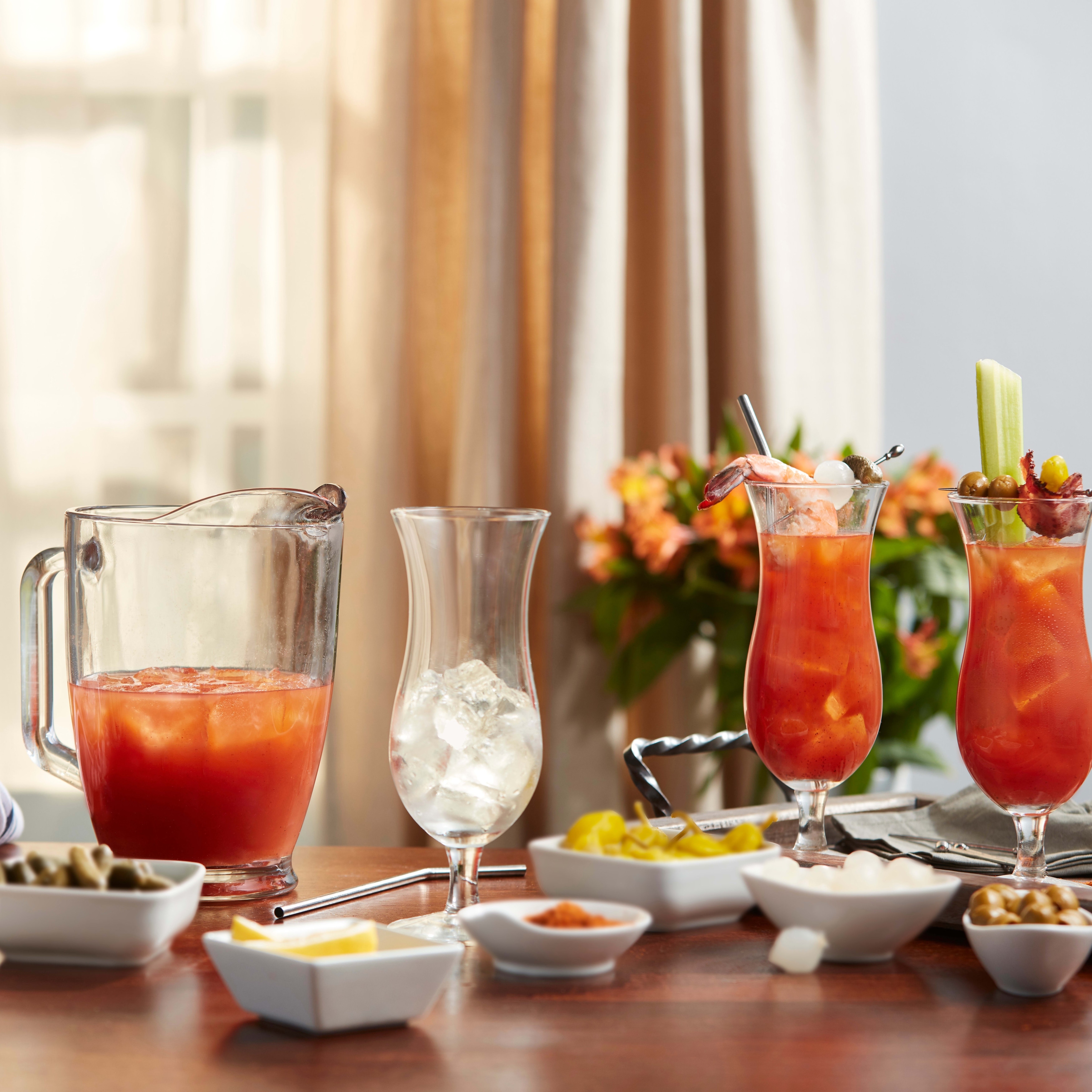 Libbey Modern Bar Bloody Mary Entertaining Set with 4 Hurricane Glasses and  Pitcher