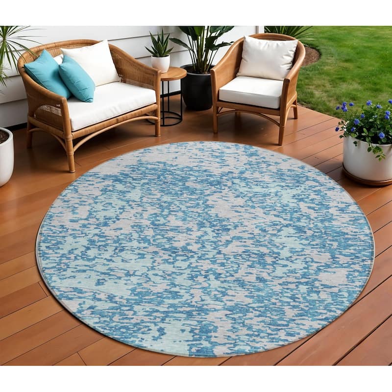 HomeRoots Abstract Transitional Rectangle Outdoor Rug - 8' Round