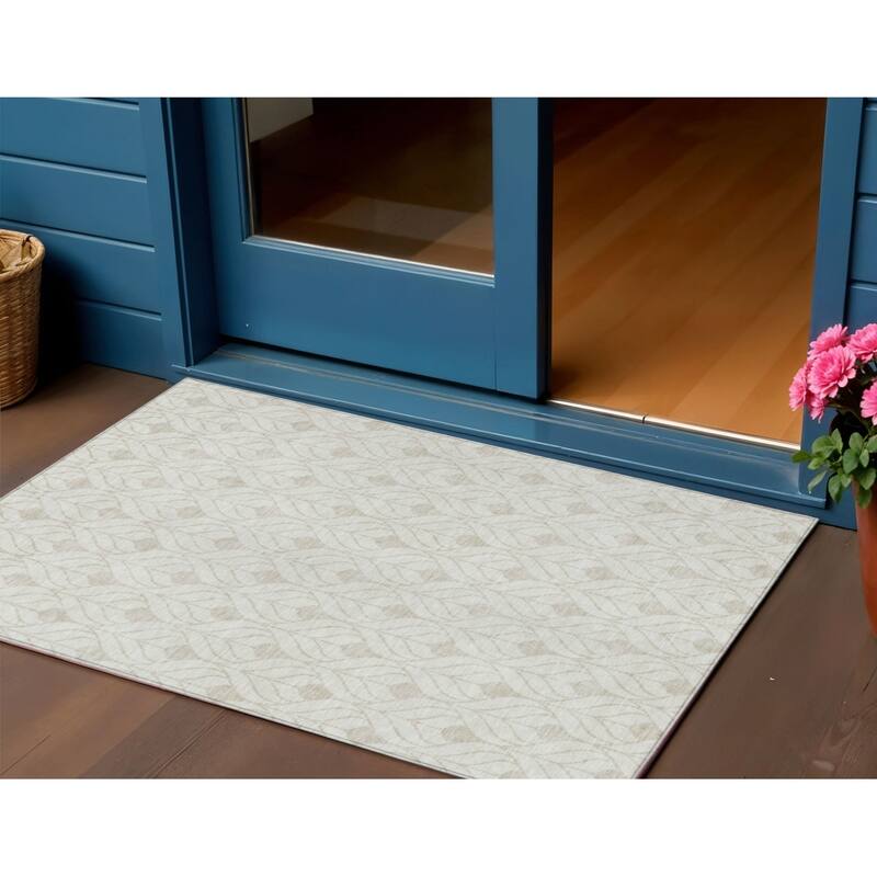 HomeRoots Geometric Transitional Rectangle Outdoor Rug - 3' x 5'