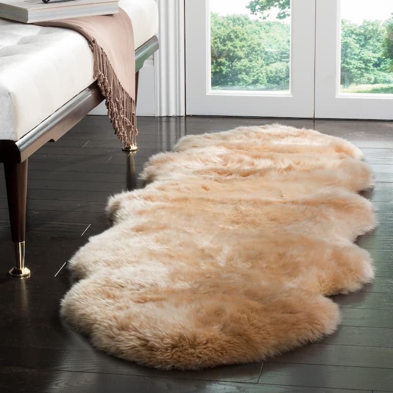 SAFAVIEH Handmade Natural Sheepskin Leanca 3.4-inch Thick Rug - 2' x 6' Runner - Natural Beige - Runner