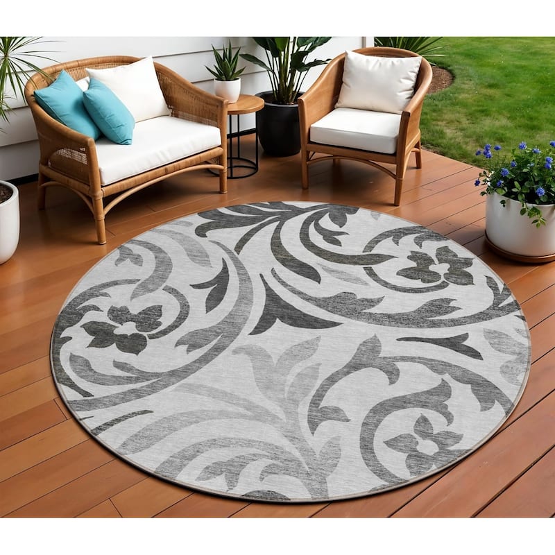 HomeRoots Floral Transitional Rectangle Outdoor Rug - 8' Round