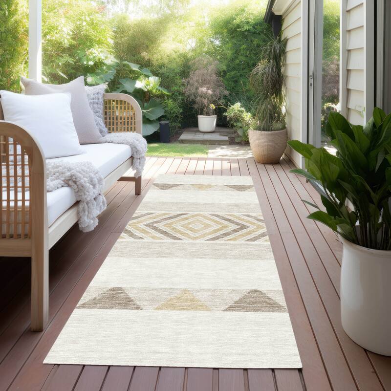 Machine Washable Indoor/ Outdoor Global Boho Chantille Rug - Ivory - 2'3" x 7'6"