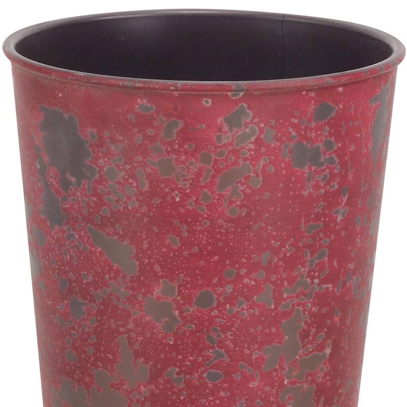 HomeRoots 5" Red Recycled Plastic Indoor Outdoor Round Pot Planter