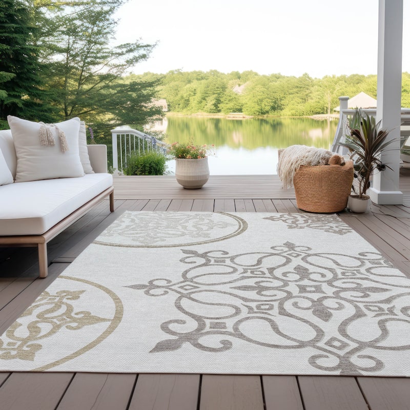 Machine Washable Indoor/ Outdoor Chantille Bold Medallion Rug - Ivory - 10' x 14'