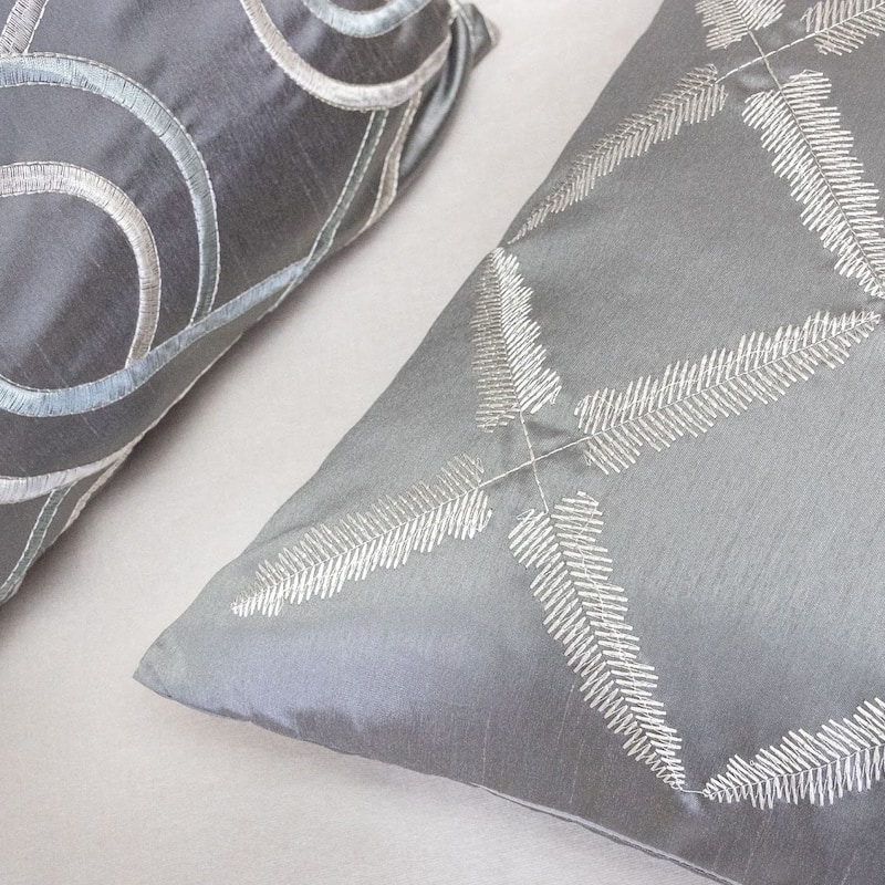 Homey Cozy Geometric Throw Pillow Cover & Insert ( Set of 2 )
