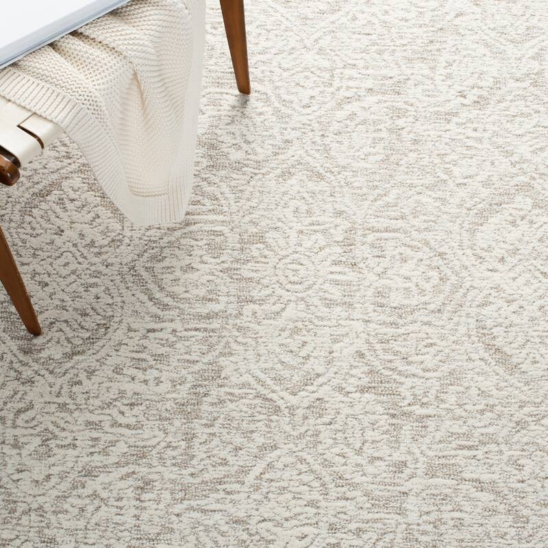SAFAVIEH Handmade Metro Lorenzina French Country Wool Rug