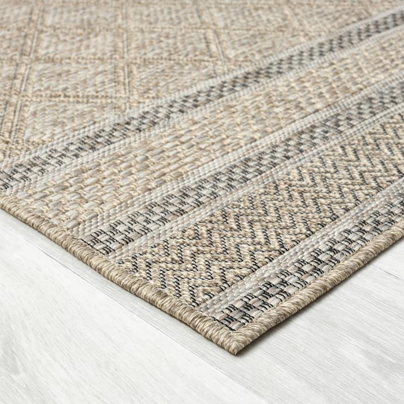 Sevita Octavia Transitional Trellis Brown/Natural Indoor/Outdoor Area Rug