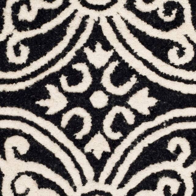 SAFAVIEH Handmade Cambridge Myrtis Moroccan Wool Rug