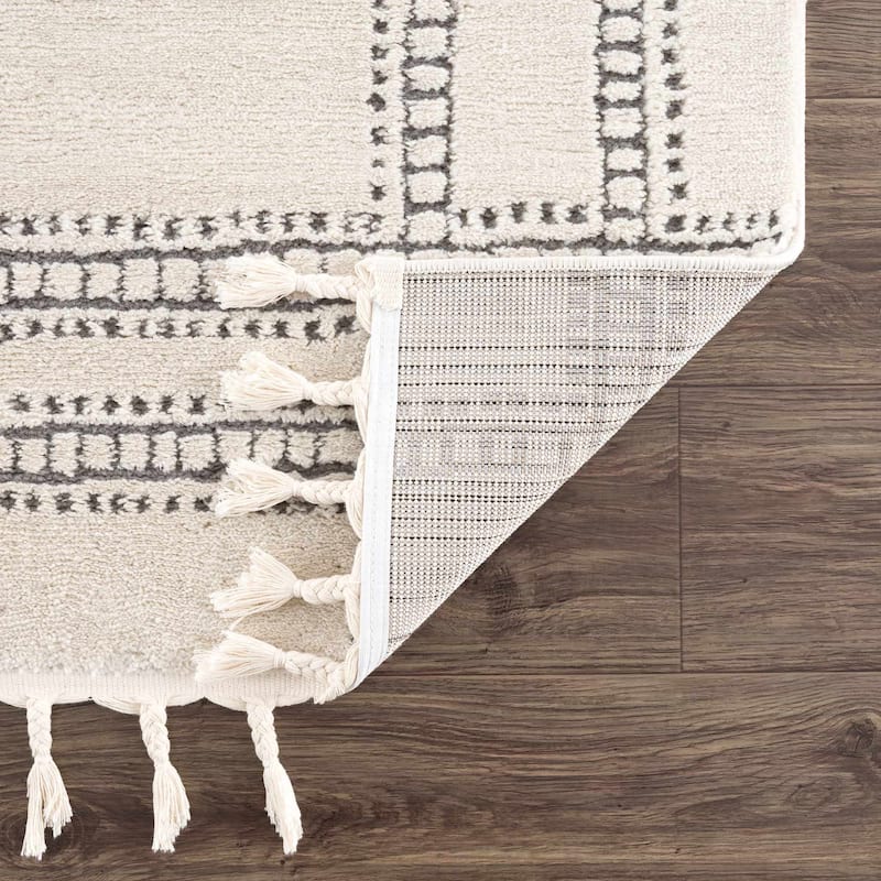 Hauteloom Azana Living Room, Bedroom Area Rug - Farmhouse - High Pile - Bone,Black - 5'3" x 7'