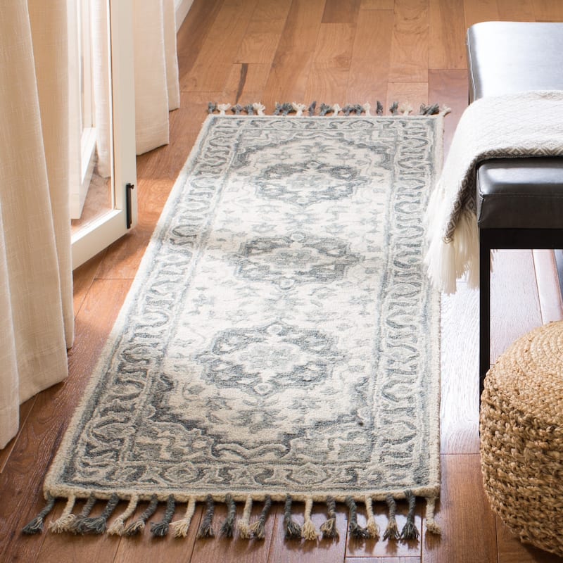 SAFAVIEH Handmade Aspen Manana Boho Medallion Wool Rug - 2'3" x 11' Runner - Grey/Light Grey