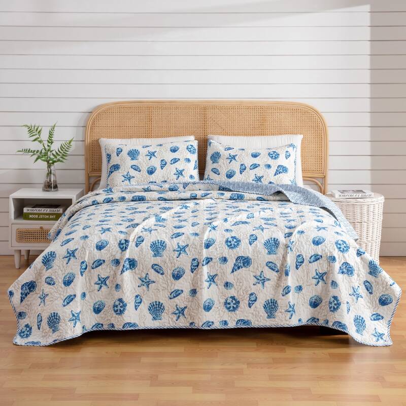 Linery & Co. Coastal Microfiber Quilt Set With Shams. - Blue Shells - Twin