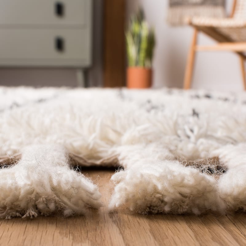 SAFAVIEH Handmade Casablanca Shag Annedorle 1.4-inch Wool Rug