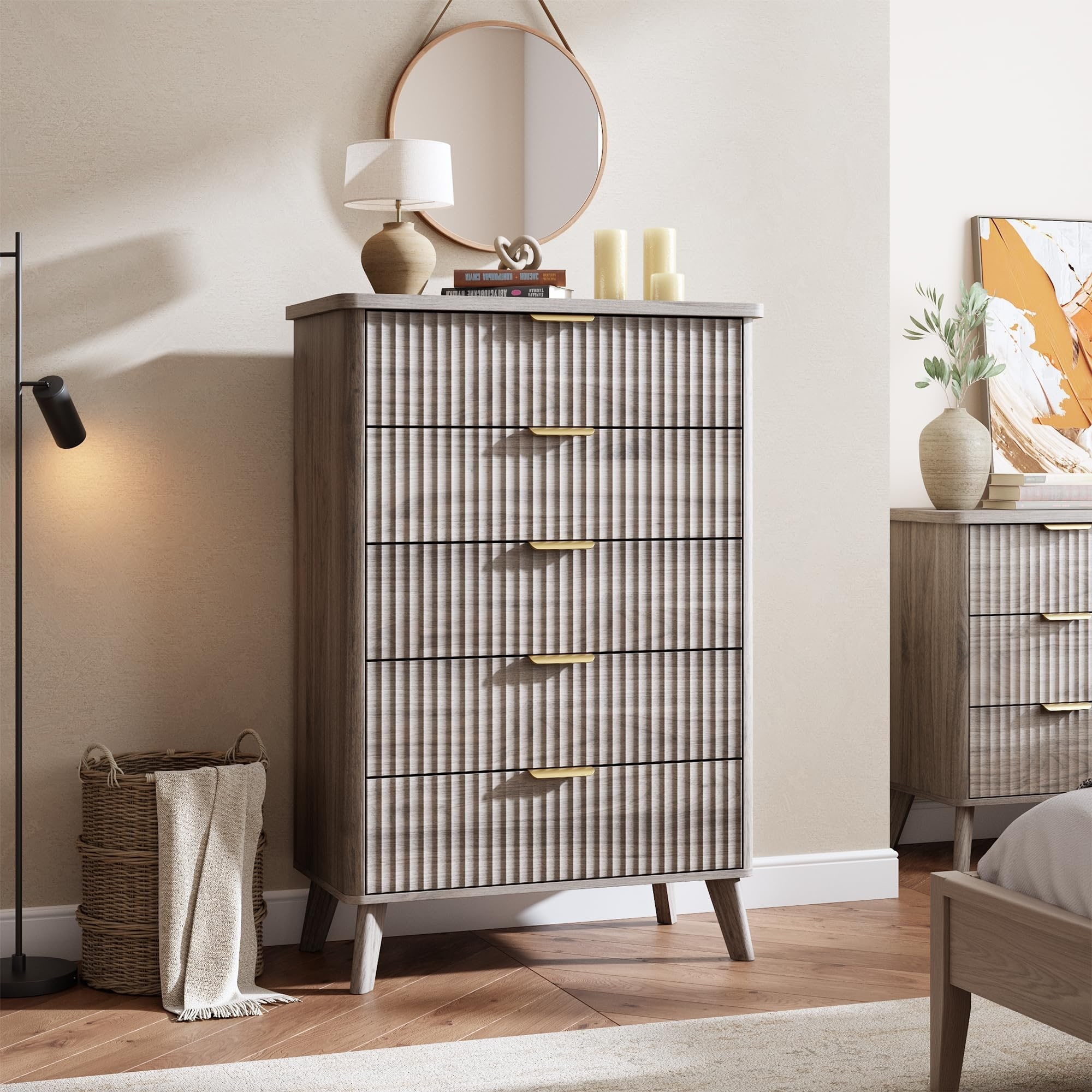 Fluted Dresser with 5 Deep Drawers, 47.2 in Tall Chest of Drawers, Curved Profile Design, Modern Wooden Dresser