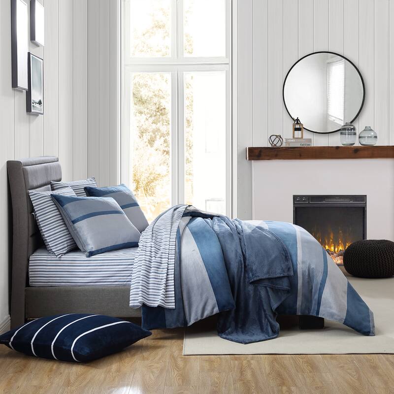 Nautica Linden Fleece Navy Reversible Comforter Set