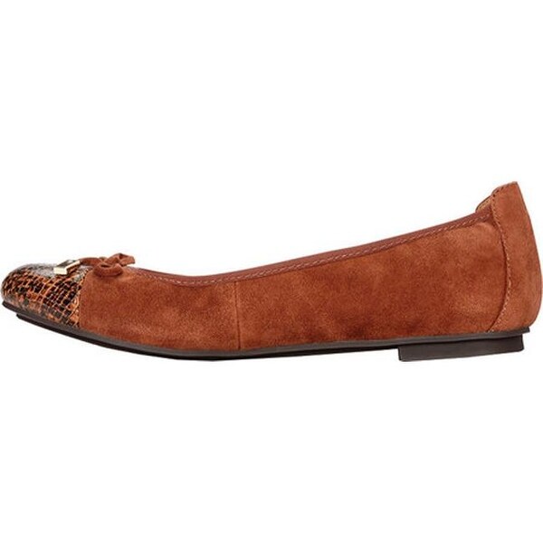 vionic minna ballet flat black