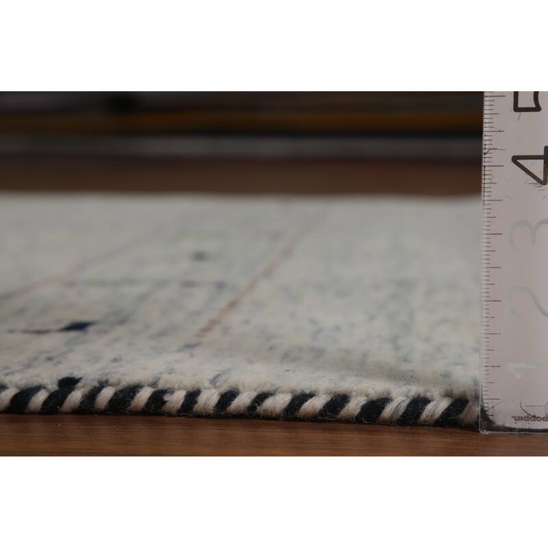 Hand Knotted Oriental 100% Wool Carpet Tribal Animal Pictorial Beige & Ivories Gabbeh Area Rug - 7' 10'' X 5' 2''