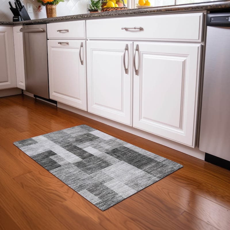 Machine Washable Indoor/ Outdoor Contemporary Geo Chantille Rug - Pewter - 1'8" x 2'6"
