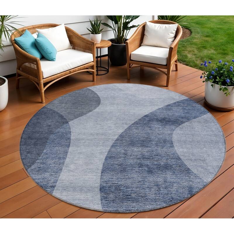 HomeRoots Abstract Transitional Rectangle Outdoor Rug - 8' Round
