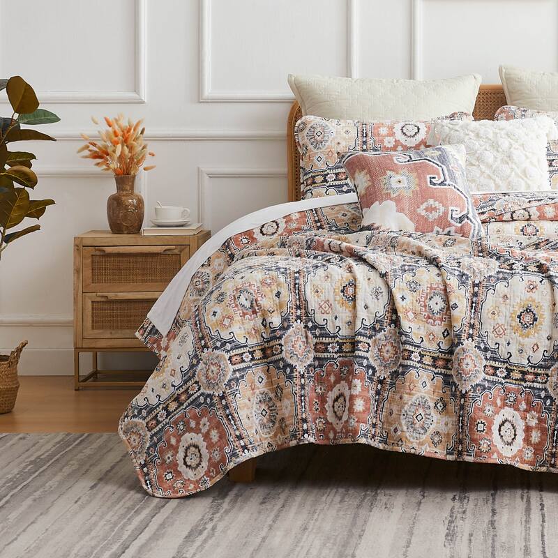Kilim 7-Piece Oversized Quilt Bedding Set