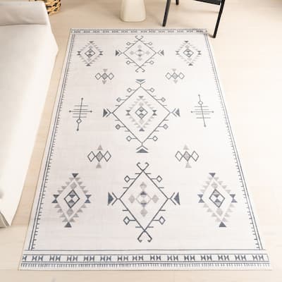 Nuloom Evalyn SpinClean Southwestern Machine Washable Area Rug