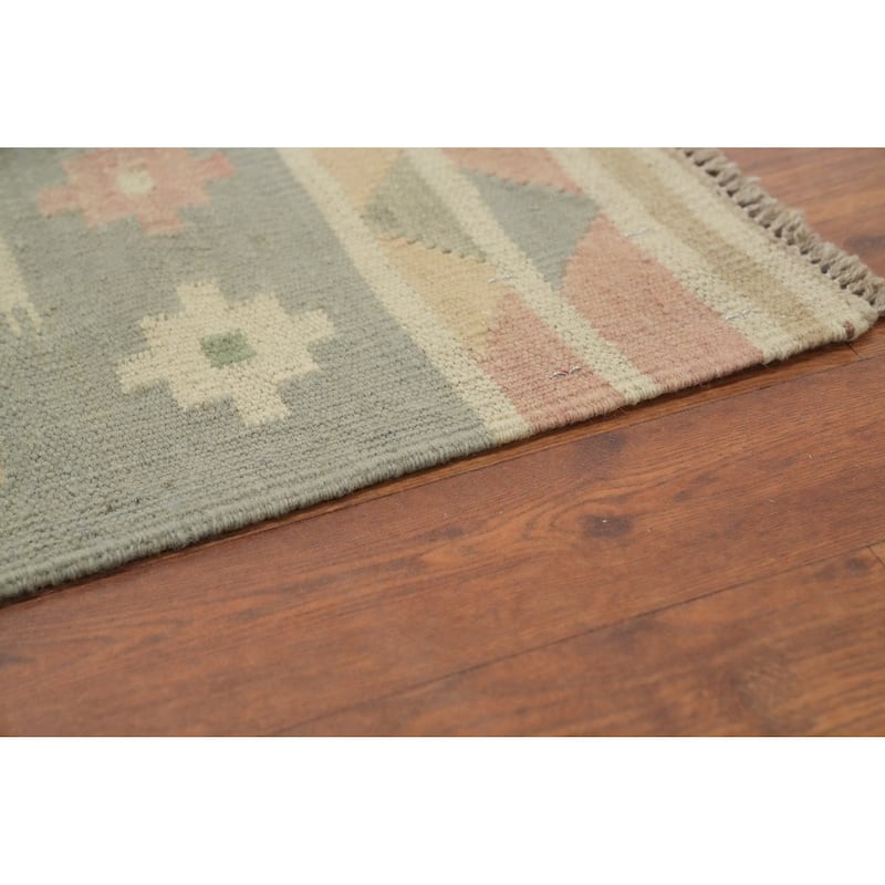 Hand Woven Oriental 100% Wool Carpet Southwestern Tribal Multi-Colored Kilim Area Rug - 5' 6'' X 4' 2''
