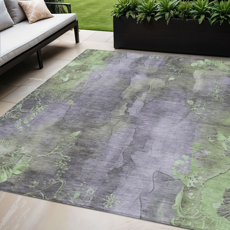 HomeRoots Floral Transitional Rectangle Outdoor Rug - 5' X 8'