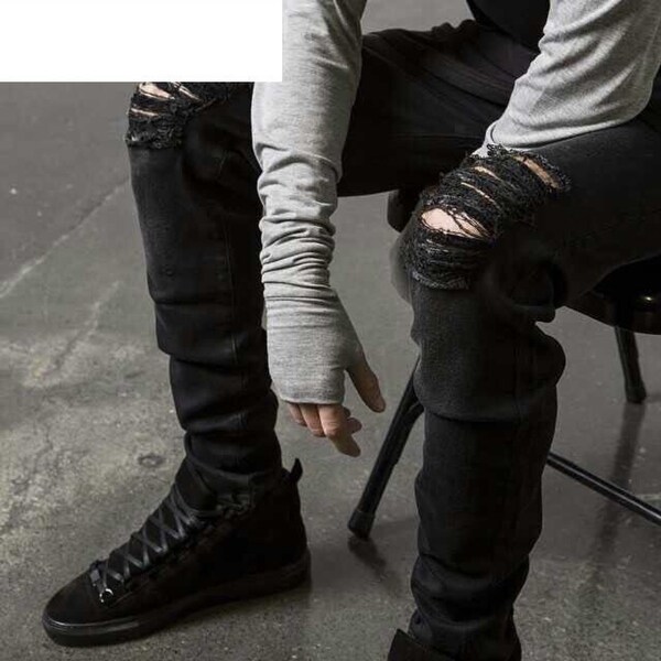 destroyed black skinny jeans