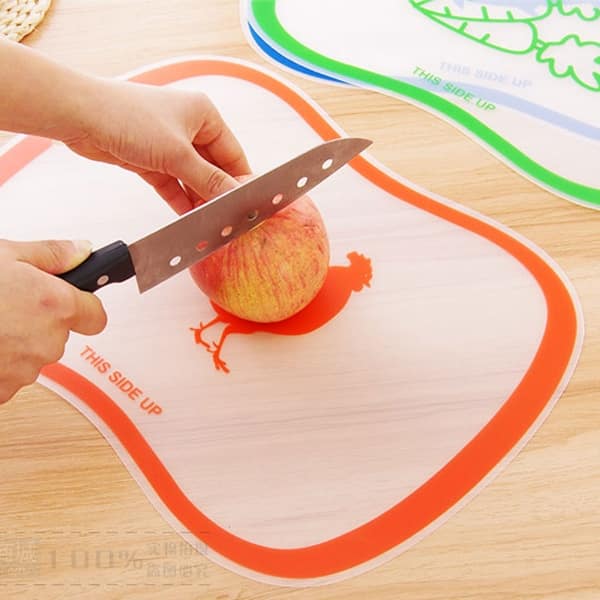 https://ak1.ostkcdn.com/images/products/is/images/direct/ec3ecb1b40d8be9d43c41dfd6a5a0ffb4fa3c6a4/Plastic-Flexible-Bendable-Slicing-Dicing-Cutting-Chopping-Board-Mat-Orange.jpg?impolicy=medium