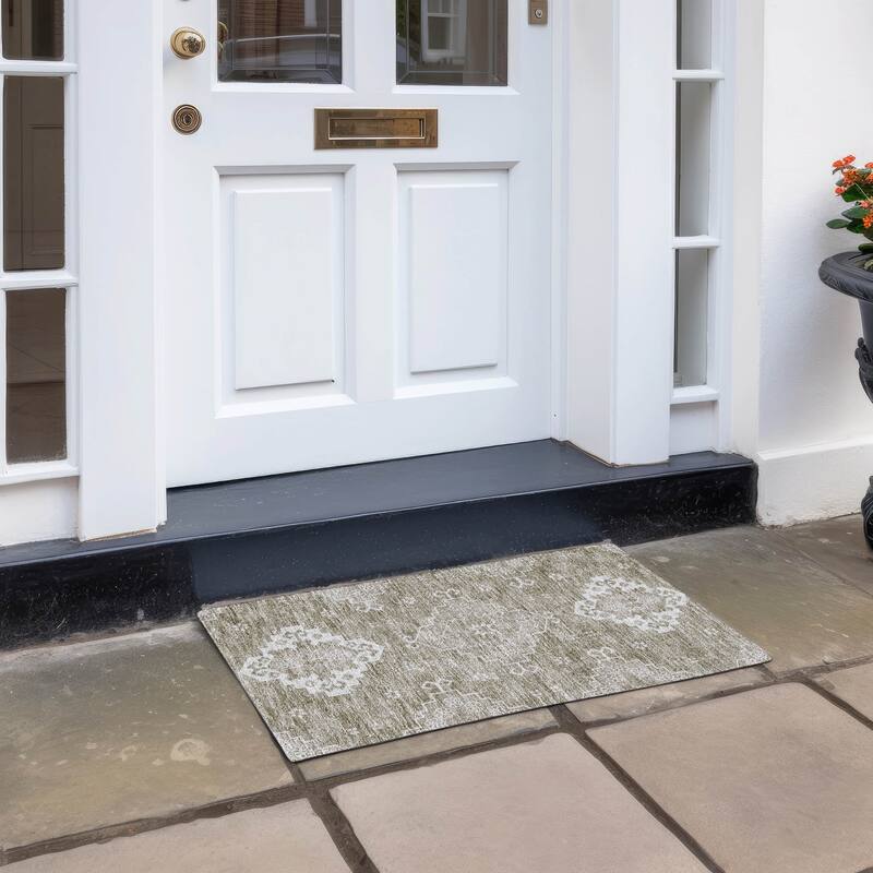 Machine Washable Indoor/ Outdoor Chantille Traditional Boho Rug - Taupe - 1'8" x 2'6"