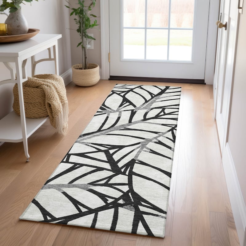 Machine Washable Indoor/ Outdoor Chantille Modern Palm Rug