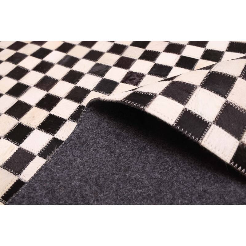 ECARPETGALLERY Handmade Cowhide Patchwork Black, Cream Leather Rug - 5'1 x 8'0