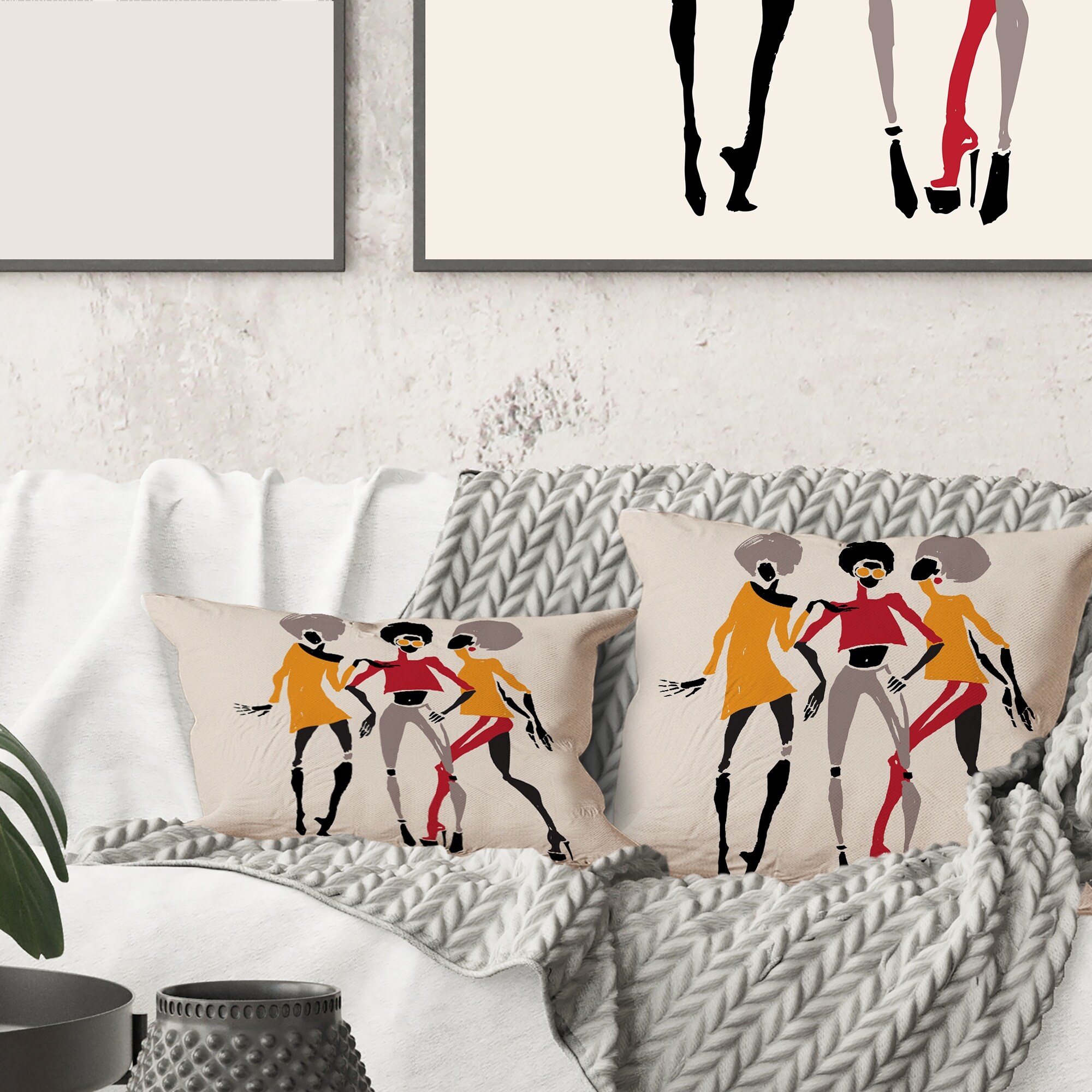 Designart African American Women Silhouettes II Modern Printed Throw Pillow 18 x 18