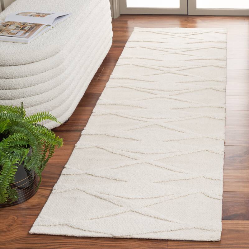SAFAVIEH Handmade Chatham Ovidia Modern Wool Rug