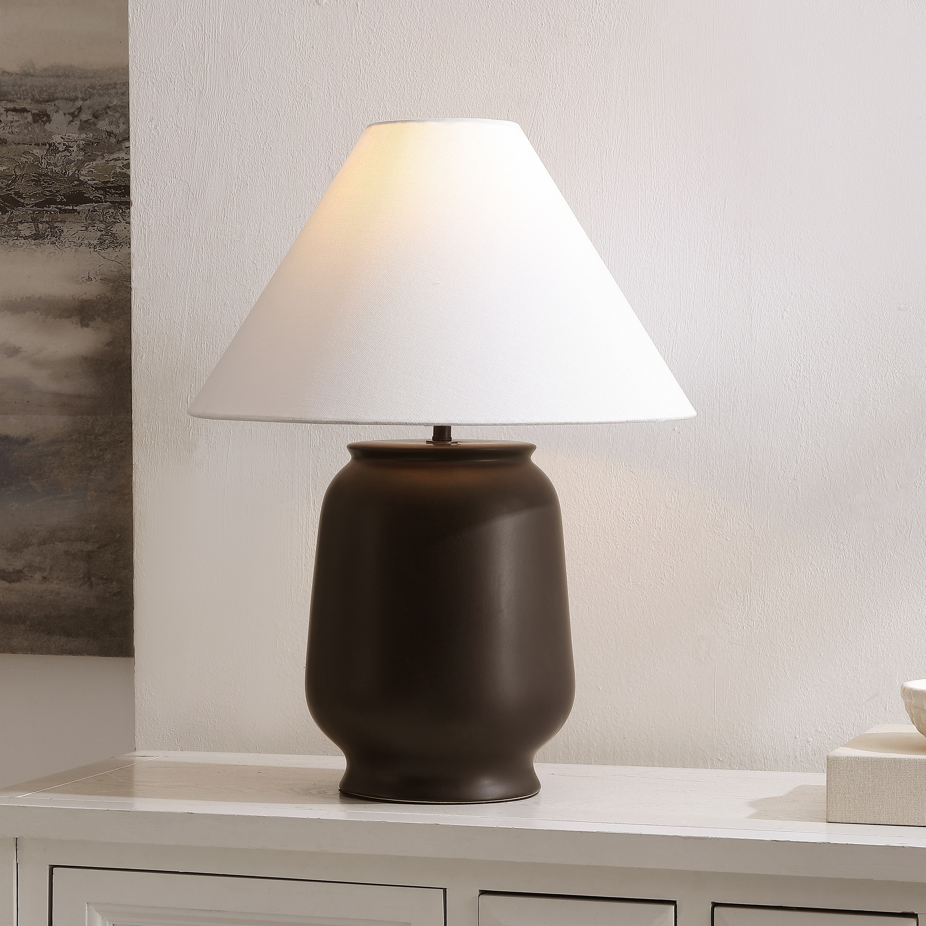 SAFAVIEH Lighting Mattie 21-Inch Ceramic Table Lamp - 16"W x 16"D x 21"H