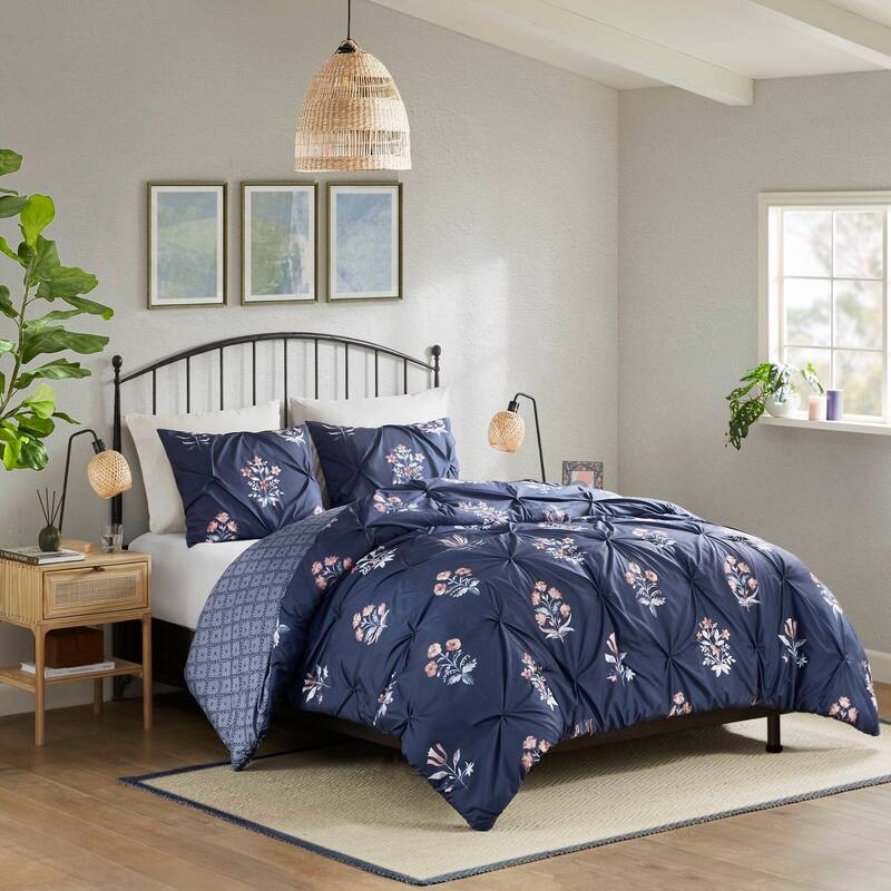 Madison Park Marfa 3 Piece Pintuck Duvet Cover Set - Queen - Navy