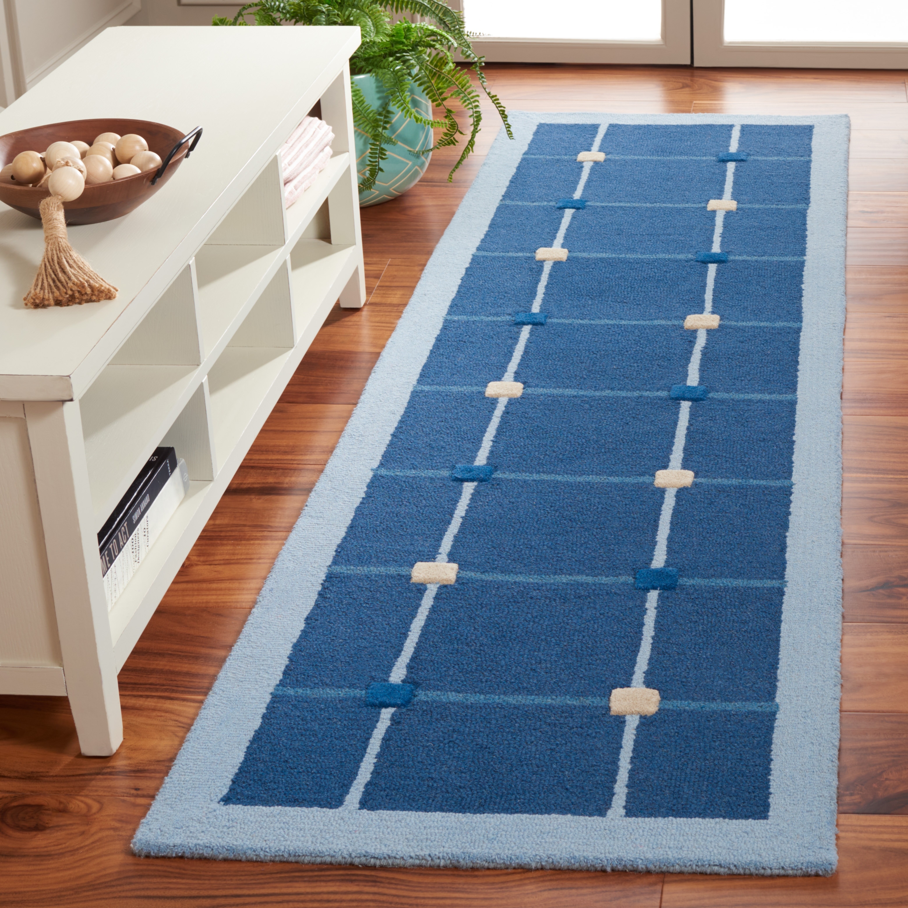 SAFAVIEH Handmade Lozena Checkered Wool Rug - Stylish Decor