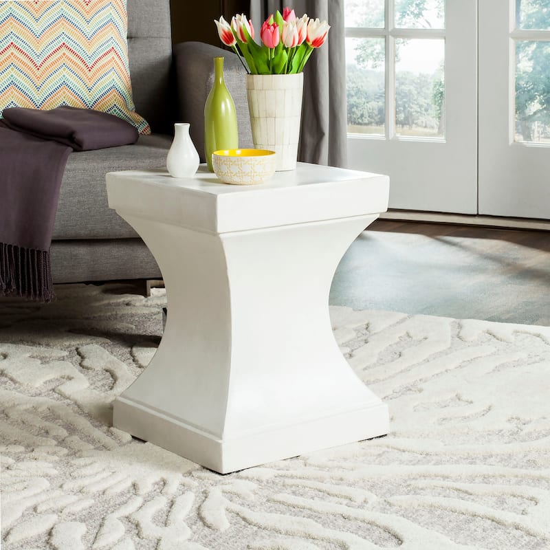 SAFAVIEH Selvaggia Concrete Indoor/ Outdoor Accent Table - 13.7"x13.7"x17.7" - 14Wx14Dx18H - Ivory